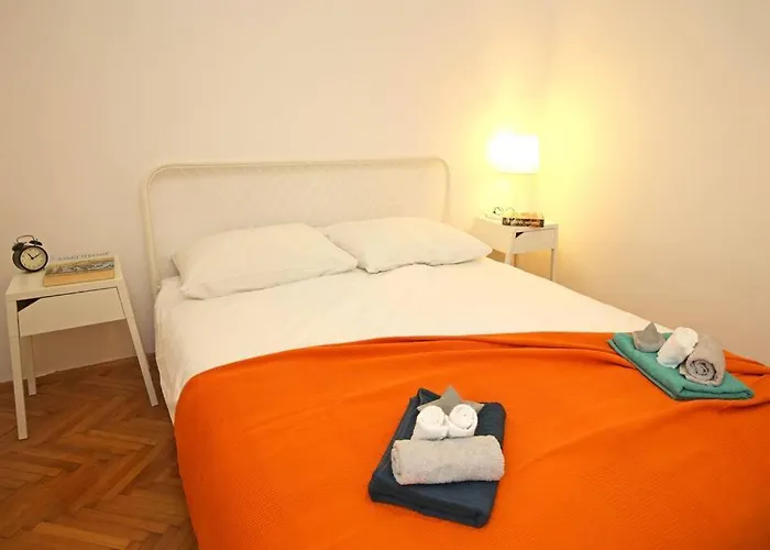 Apartament Plaza
